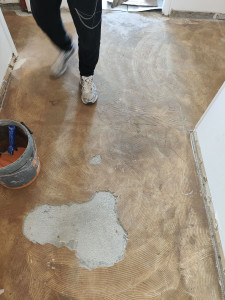 Photo de galerie - Préparation des supports avant pose de carrelage , imitation parquet flottant 