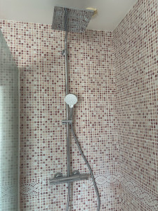 Photo de galerie - Pose et raccordement d’une colonne de douche  