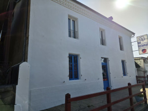 Photo de galerie - Rafraîchissement de la façades du bar restaurant à souprosse chez sissouile