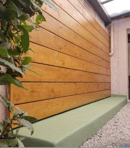 Photo de galerie - Création d'un emplacement de stockage extérieur avec lasure de la boiserie