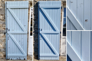 Photo de galerie - Rénovation d'un volet (lessivage, décapage, ponçage, réparation des fissures et bois vermoulu, peinture)