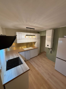 Photo de galerie - Rénovation d’une cuisine complète, installation cumulus ultra plat parquet électricité carrelage