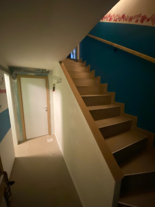 Photo de galerie - Ouverture de la cloison d escalier , création cloison et pose de la porte 