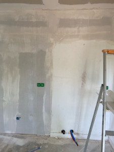 Photo de galerie - Préparation de murs suivi d’une application de peinture 