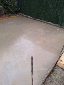 Photo de galerie - Dalle béton pour un abri jardin 