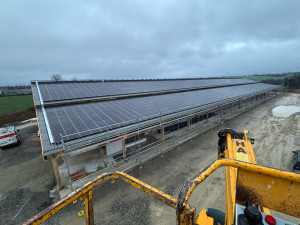 Photo de galerie - Pose de panneaux solaires grande toiture 