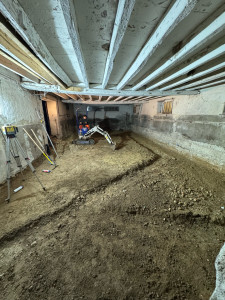 Photo de galerie - Terrassement dans un bâtiment pour préparation d’un coulage de dalle en béton 