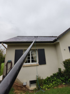 Photo de galerie - Nettoyage de toiture par perche ou par drone