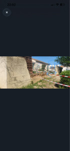Photo de galerie - Mur de clôture démolie par un arbre tomber dessus 