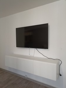 Photo de galerie - Fixation TV et  meuble TV au mur 