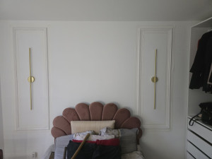 Photo de galerie - Pose de luminaire , montage de lit , pose des moulures et peinture .