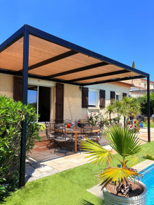 Photo de galerie - Pergola en acier sur-mesure 