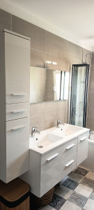 Photo de galerie - Meuble de salle de bain complet 
