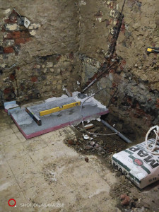 Photo de galerie - Ancien salle de bain après casse ancien carrelage