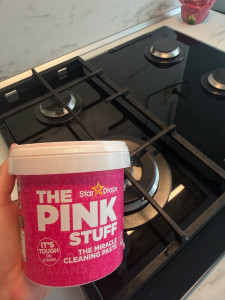Photo de galerie - Nettoyage plaque de cuisson 