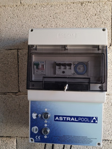 Photo de galerie - Installation coffret de filtration et asservissement pour traitement .