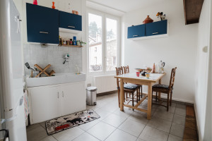 Photo de galerie - Rénovation d’une chambre : rebouchage, enduisage, ratissage, mise en peinture.