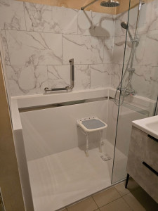 Photo de galerie - Installation douche pmr