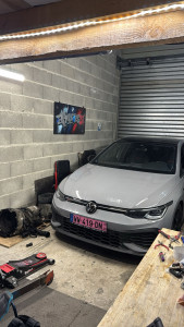 Photo de galerie - Passage d’une golf 8 gti cs , vidange de boîte et vidange moteur 
