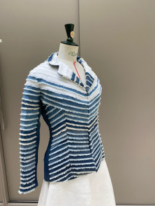 Photo de galerie - Veste en jeans recyclé 