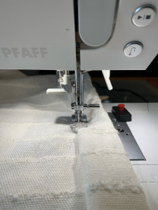 Photo de galerie - Ourlet rideau épais 