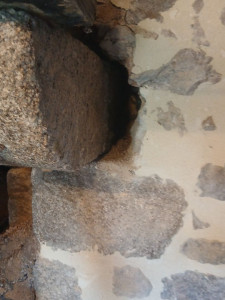 Photo de galerie - Pose d un corbeau fait a la main 