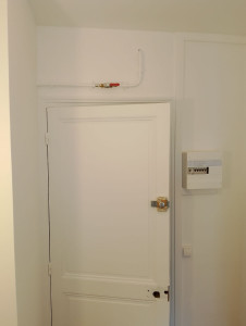 Photo de galerie - Peinture porte mur plafond 