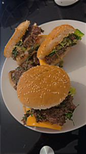 Photo de galerie - Préparation des hamburgers fait maison