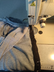 Photo de galerie - Forte de mon expérience en tapisserie d'ameublement et couture je serai ravie de vous donner un coup de main !