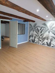 Photo de galerie - Pose d’un sol sur ancien carrelage 70m2