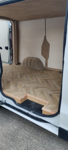 Photo de galerie - Isolation / plancher / feutrine / habillage bois dans un trafic 