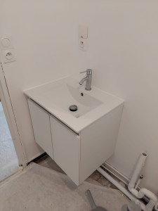 Photo de galerie - Installation d'un lavabo (SDB)