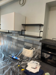 Photo de galerie - Protection des meubles avant la peinture 