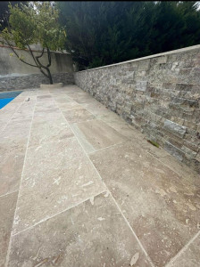 Photo de galerie - Pose fourniture travertin dalle et plaquettes 