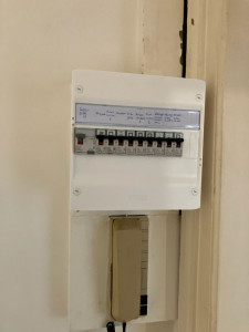 Photo de galerie - Remplacement et remise au normes d'un tableau électrique 