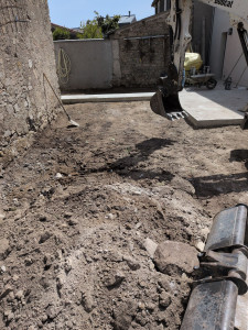 Photo de galerie - Terrassement pour un futur apport de terre végétale 