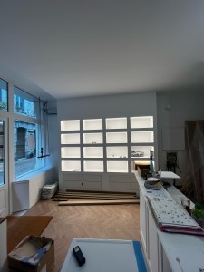 Photo de galerie - Création d’une niche en BA13 avec tiroirs intégrés. 