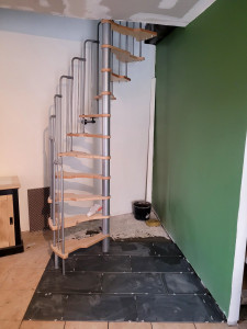 Photo de galerie - Escalier en cour de finition carrelage sol