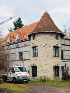 Photo de galerie - Réfection toiture avec échafaudage et grue 