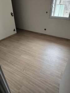 Photo de galerie - Pose de parquet et plinthes 