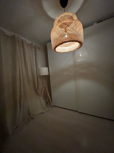 Photo de galerie - Installation rideaux,lustres et armoires 