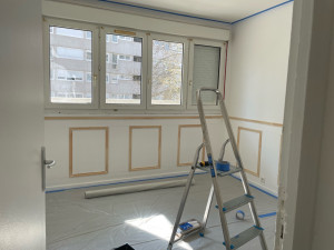 Photo de galerie - Pose de moulure dans une chambre 