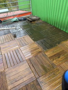 Photo de galerie - Nettoyage de terrasse en bois 