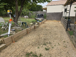 Photo de galerie - Création d'une extension de terrasse version terrain de pétanque 