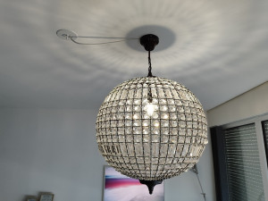 Photo de galerie - Fixation d'un éclairage dans un appartement 