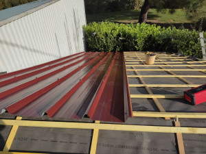 Photo de galerie - - Réalisation d'une toiture en bac acier 