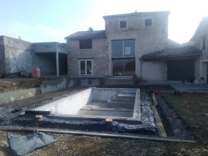 Photo de galerie - Réalisation bassin de piscine et plages de piscine 