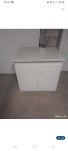 Photo de galerie - Kit meuble plus installation du plan de travail plus perçage pour passage de câble