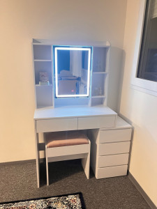 Photo de galerie - Montage d’une coifeuse 