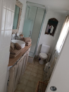 Photo de galerie - Entretien préparation salles de bain air bnb
